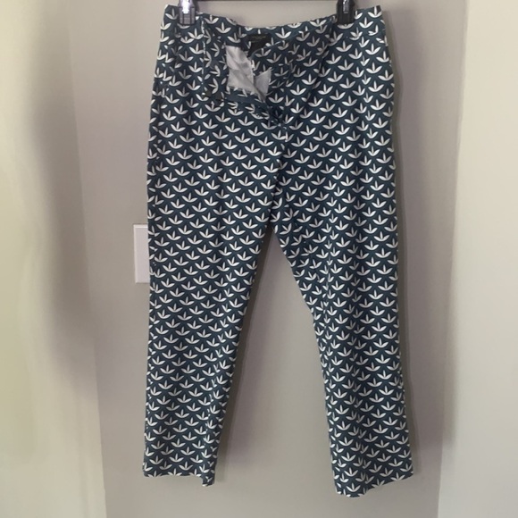 Ann Taylor ankle pants size 8 EUC - Picture 3 of 4